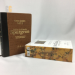 Bíblia de Estudo Spurgeon King James 1611 | Preto e Marrom - Imagem 2