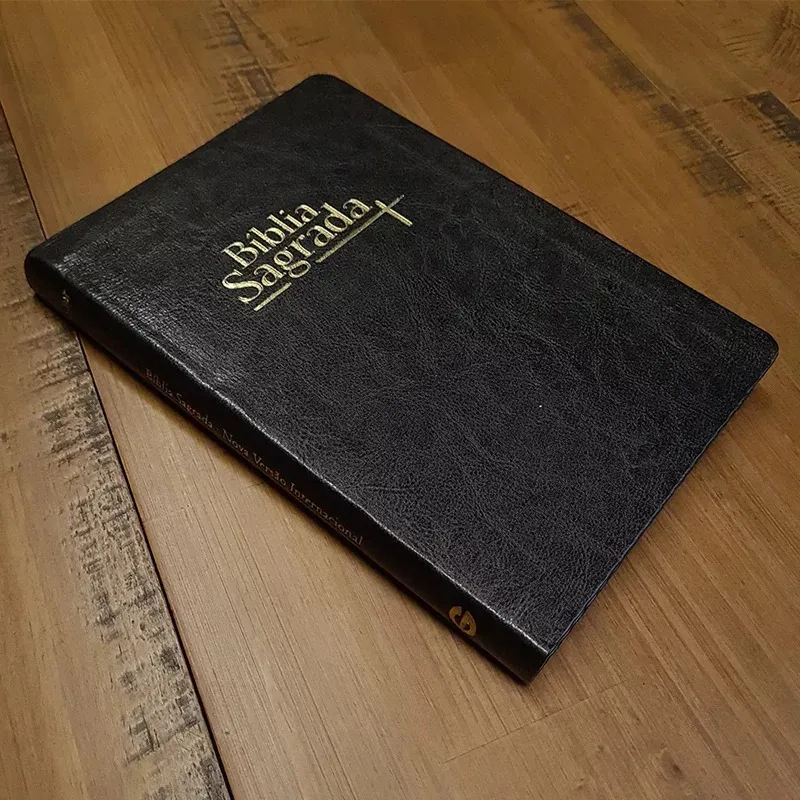 Bíblia Sagrada Slim | NVI | Letra Maior | Capa Luxo Preta - Imagem 4