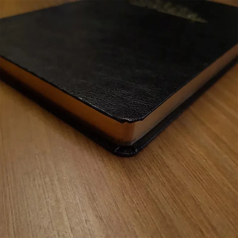 Bíblia Sagrada Slim | NVI | Letra Maior | Capa Luxo Preta - Imagem 3