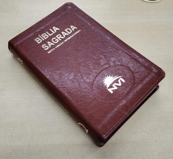 Biblia Sagrada NVI Letra Grande Capa Bordo - Imagem 2